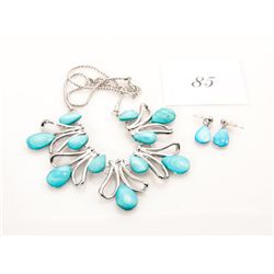 Ladies costume jeweled blue necklace and earring