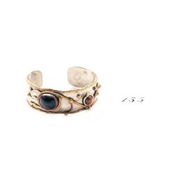Nicely crafted metal bracelet