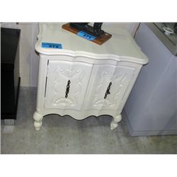 White side table with 2 door cupboard