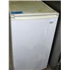 Image 1 : Sanyo white bar fridge