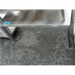 Stainless steel restuarant kitchen storage table