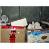 Image 1 : 2 boxes of assorted outdoor lighting