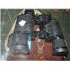 Image 1 : Pair of berks binoculars with leather case