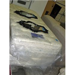 Single size mattress and boxspring set