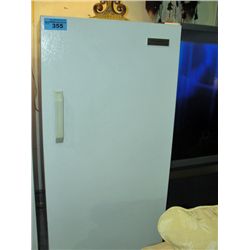 Frigidaire white heavy duty commercial upright