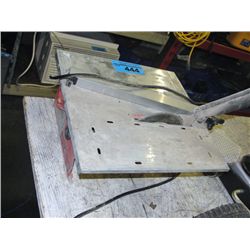 7" bench top tile saw