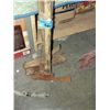 Image 1 : Bundle of pic axes