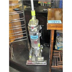 Hoover wind tunnel upright vacuum