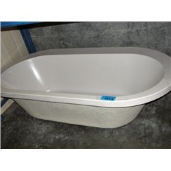 New white bathtub