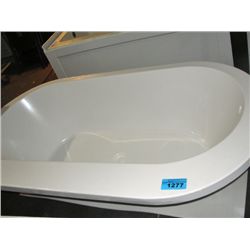 New white bathtub