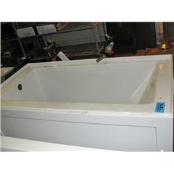 New white bathtub