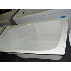New white bathtub