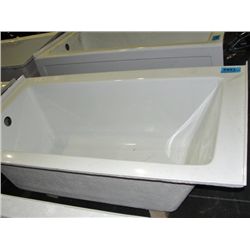 New white bathtub