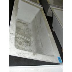 New white bathtub