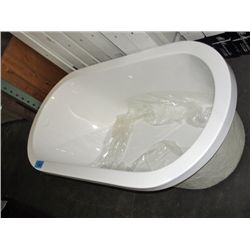 New white bathtub