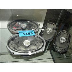 2 pairs of car audio speakers