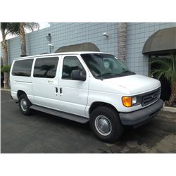 2004   FORD E-350