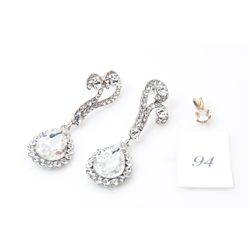 Costume jeweled earring and pendant set