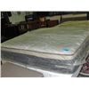 Image 1 : King size mattress and boxspring set