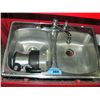 Image 1 : Stainless steel double sink with garborator