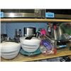 Image 1 : shelf lot of assorted kitchenwares; travel mugs