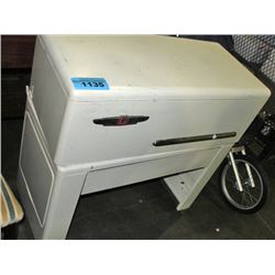 Vintage speed queen clothing press