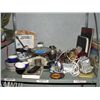 Image 1 : shelf lot of household collectable items