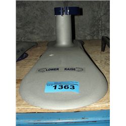 Outdoor pole stand with lowering and raising