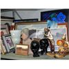 Image 1 : Shelf lot of assorted pictures prints, assorted