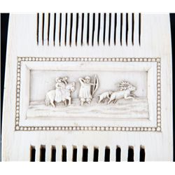 IVORY MEDIEVAL COMB WITH TWO HUNTERS