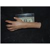 Image 1 : SEVERED FEMALE HAND WITH NAILS