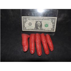 HELLBOY SCREEN USED LEFT HAND FINGERS COMPLETE SET 1