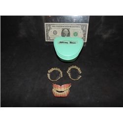 HELLBOY OR X MEN TEETH OF UNKNOWN CREATURES 3 SETS NO RESERVE!