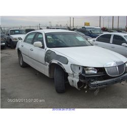 2001 - LINCOLN TOWN CAR