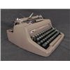 Image 2 : Royal Quiet De Luxe Typewriter w/ Magic Margin