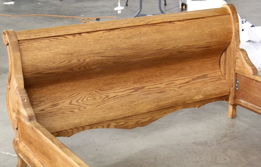 Versailles Sleigh Bed Oakwood Interior