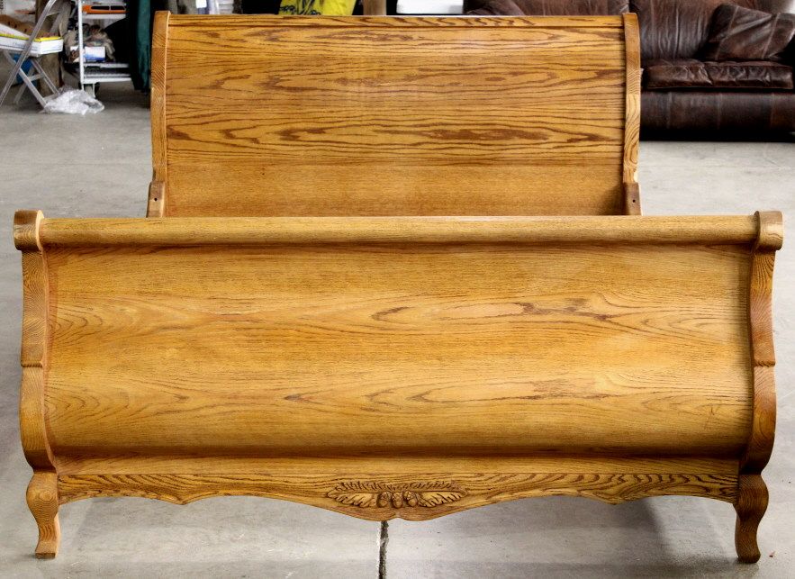 Versailles Sleigh Bed Oakwood Interior
