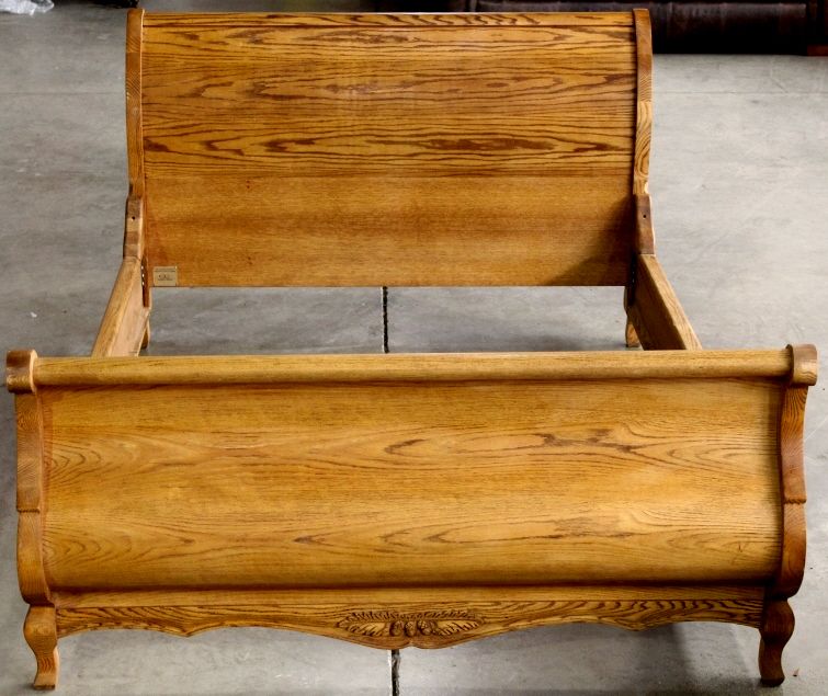 Versailles Sleigh Bed Oakwood Interior