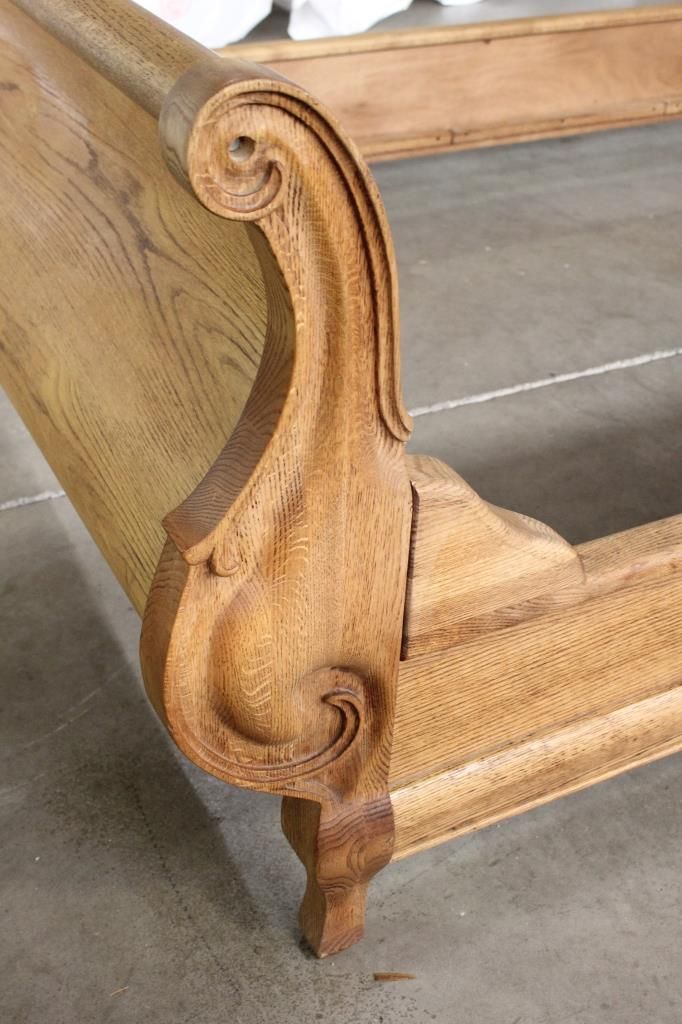 Versailles Sleigh Bed Oakwood Interior