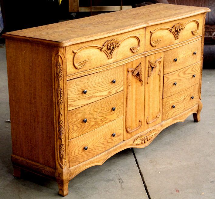 Versailles Bedroom Dress Oakwood Interior