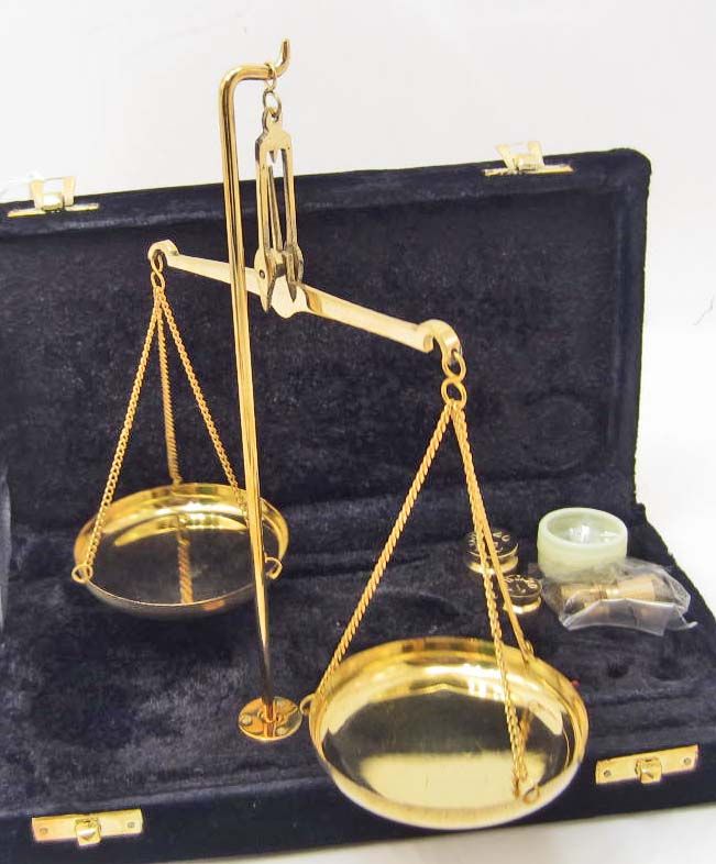 BRASS GOLD SCALE IN CASE
