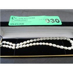 White fresh water pearl strand necklace