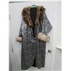 Image 1 : Flapper coat, faux fur trim