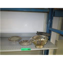 Assorted pieces of silver plate