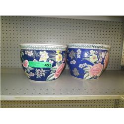 Two chinese plant pots 7" tall