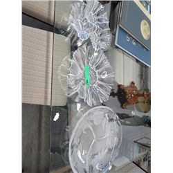 Three pieces of glass serving ware