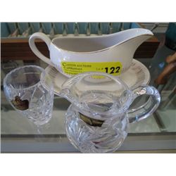 Gravy boat and saucer, 2 pieces pinwheel crystal