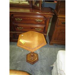 Hexagonal accent table