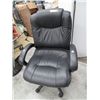 Image 1 : Swivel leather chair
