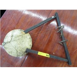 Kenyan nyatiti (lyre)